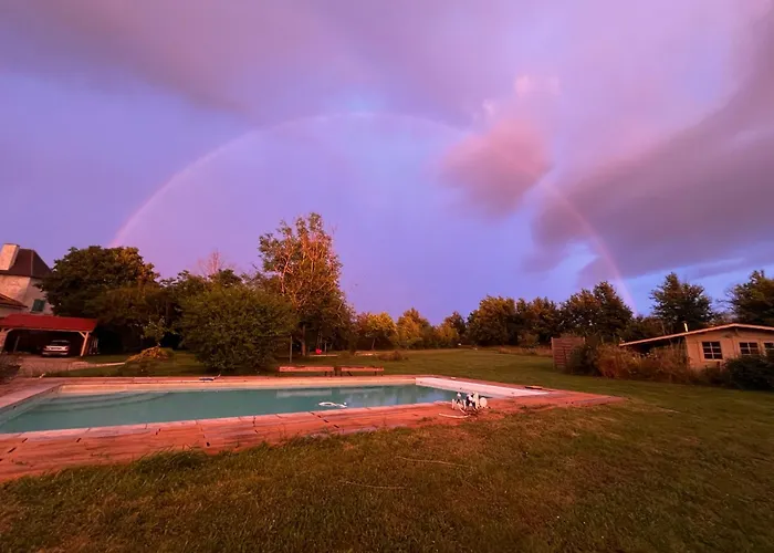 Maison Périgord vert piscine et spa